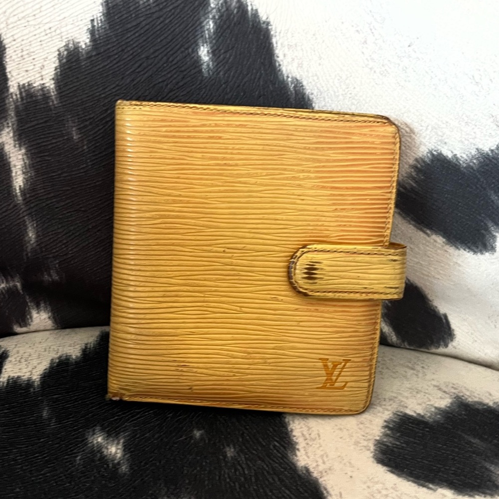 Louis Vuitton Yellow EPI Leather Purple Wallet MI0967